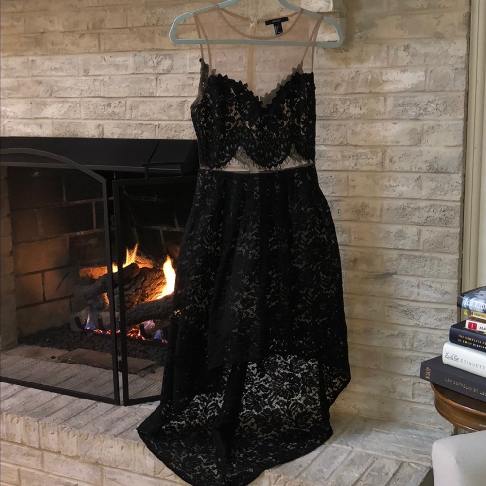 Hi-Low black lace dress with nude mesh - Picture 2 of 6